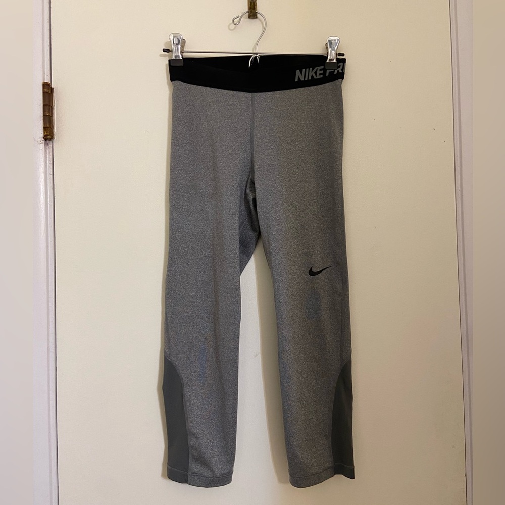 Nike Grey Capri Leggings Size S
